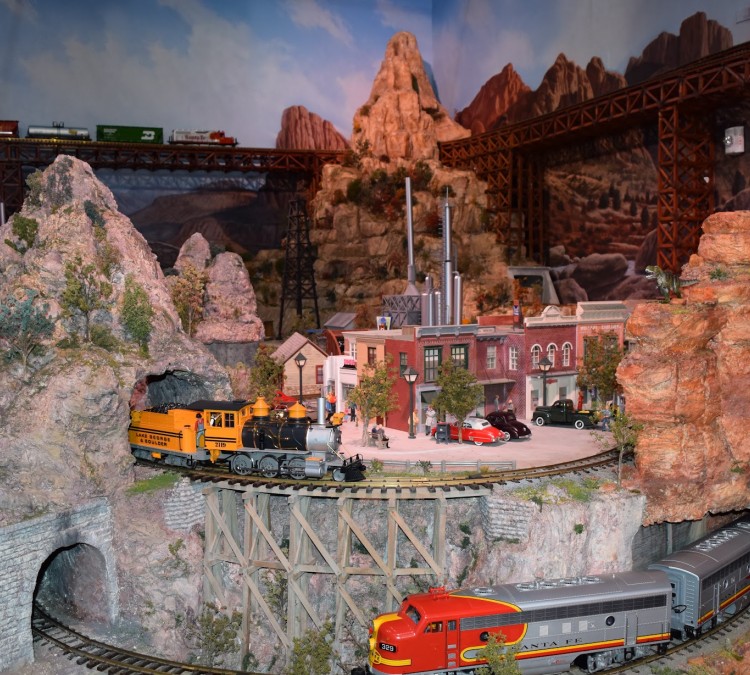 traintopia-in-the-frisco-discovery-center-photo